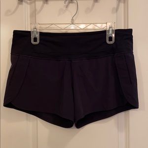 EUC Lululemon Run Times short - size 10